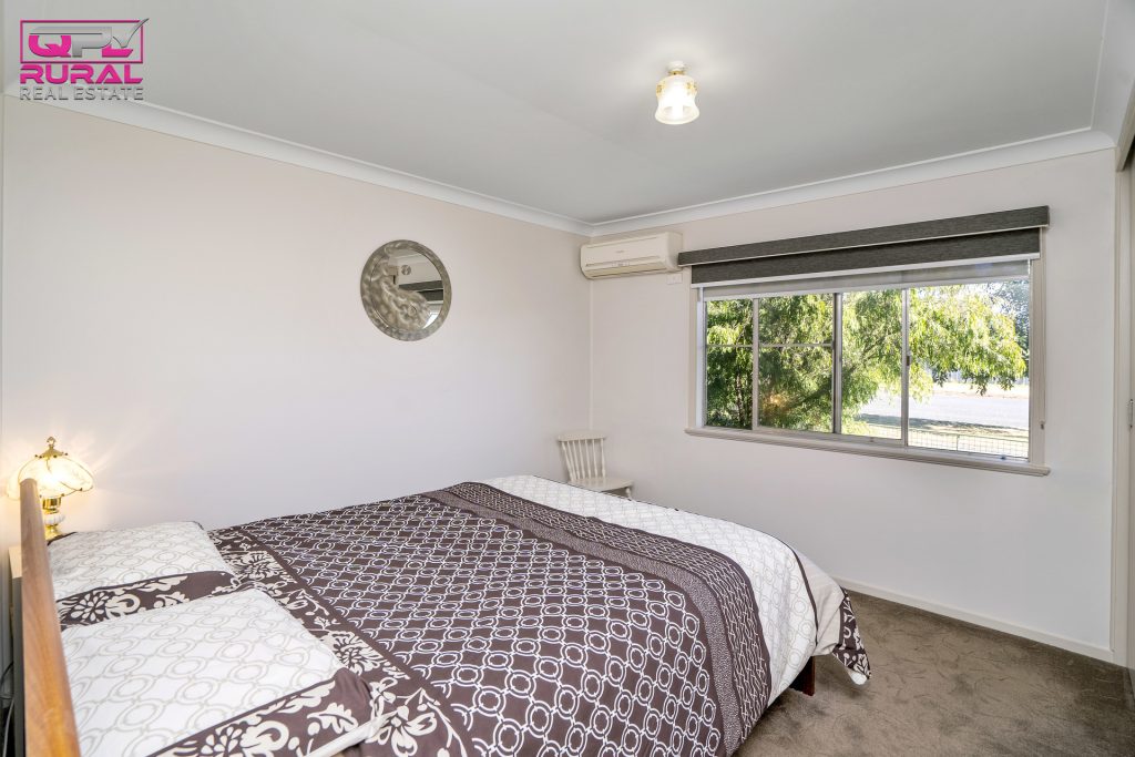 122 Camp Street, Temora NSW 2666 - photo 13
