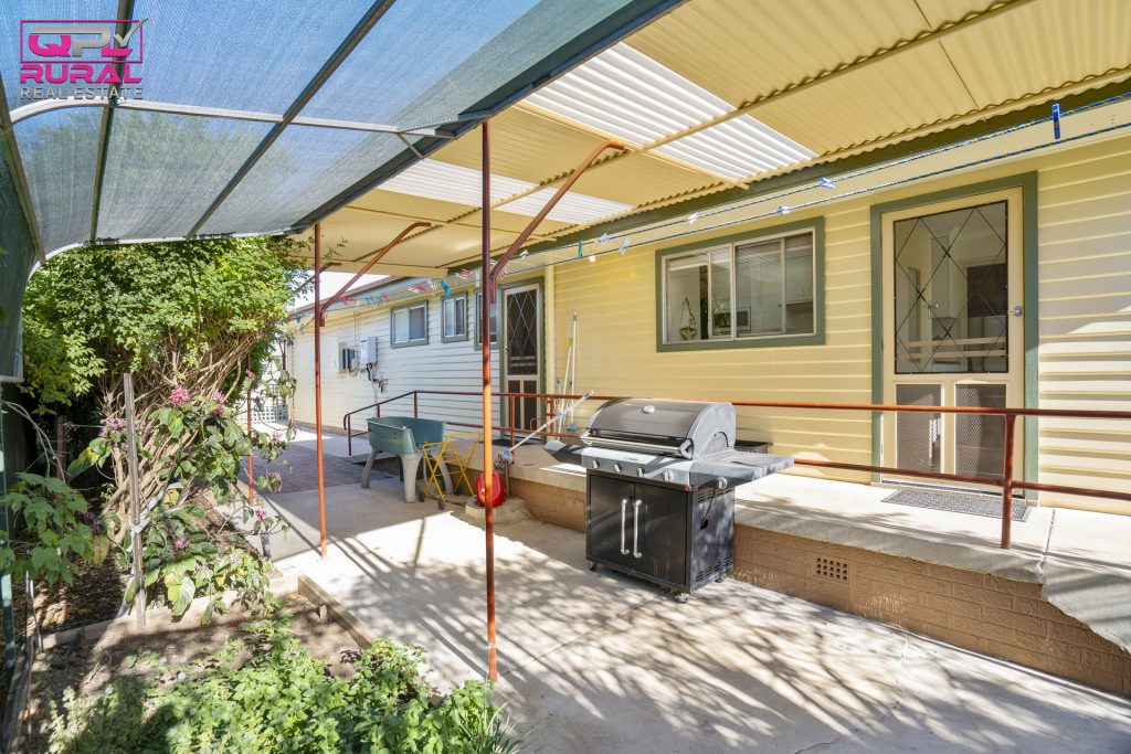 122 Camp Street, Temora NSW 2666 - photo 18