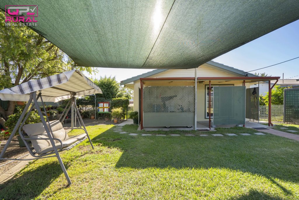 122 Camp Street, Temora NSW 2666 - photo 23