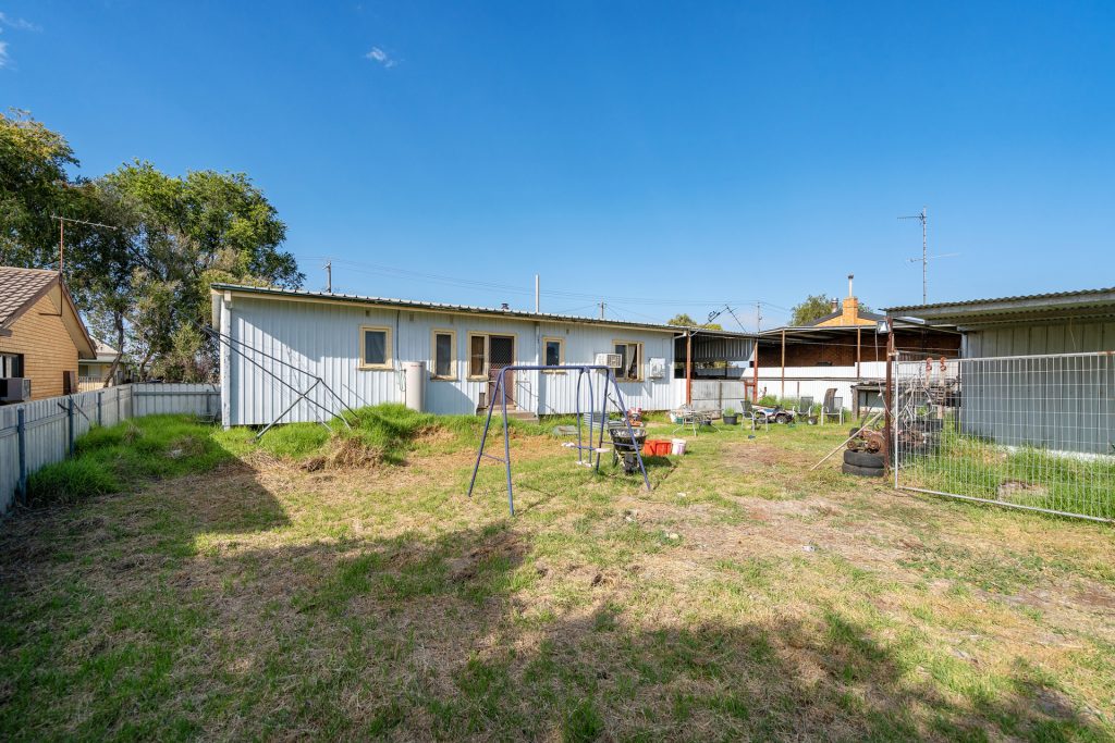 77 Dalgetty Street, Narrandera NSW 2700 - photo 12