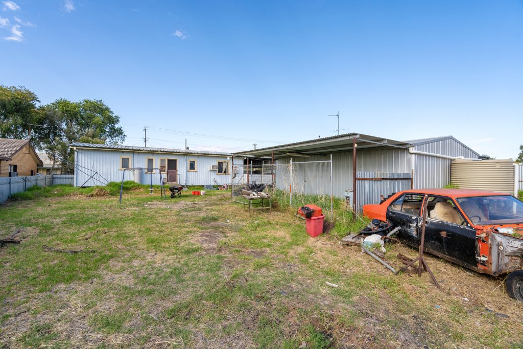 77 Dalgetty Street, Narrandera NSW 2700 - photo 13