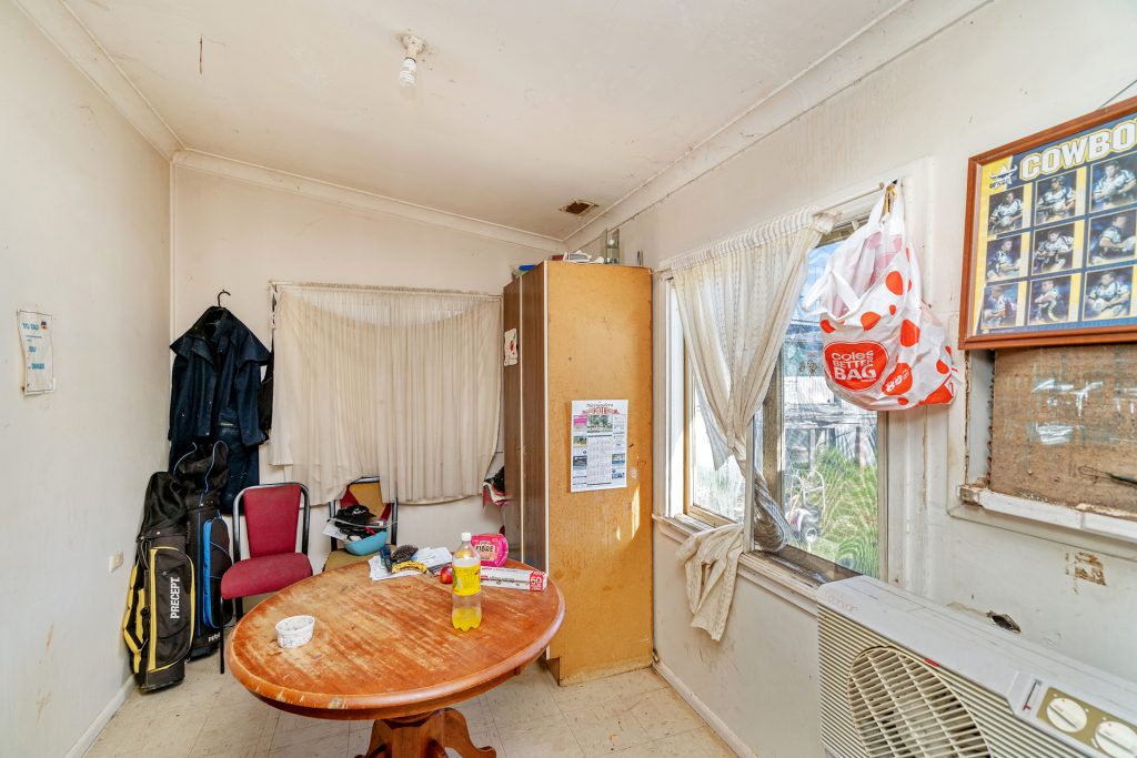 77 Dalgetty Street, Narrandera NSW 2700 - photo 5