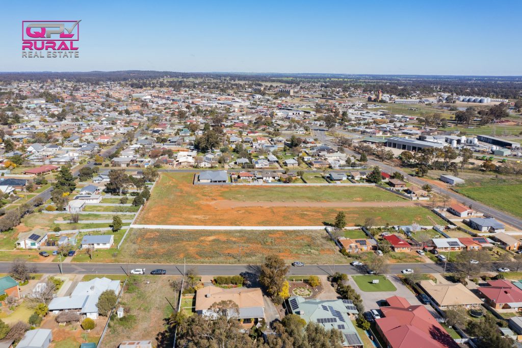 20 Beattie Street, Temora NSW 2666 - photo 2
