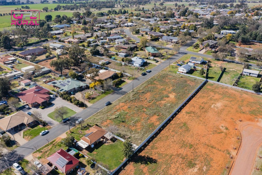 20 Beattie Street, Temora NSW 2666 - photo 3