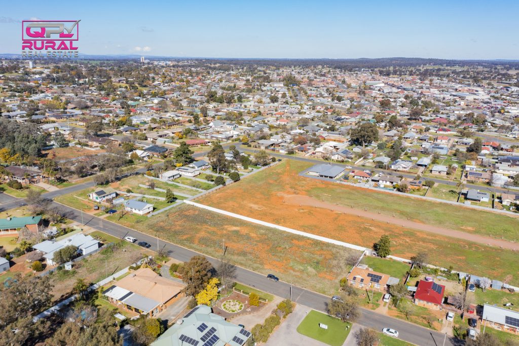 20 Beattie Street, Temora NSW 2666 - photo 6