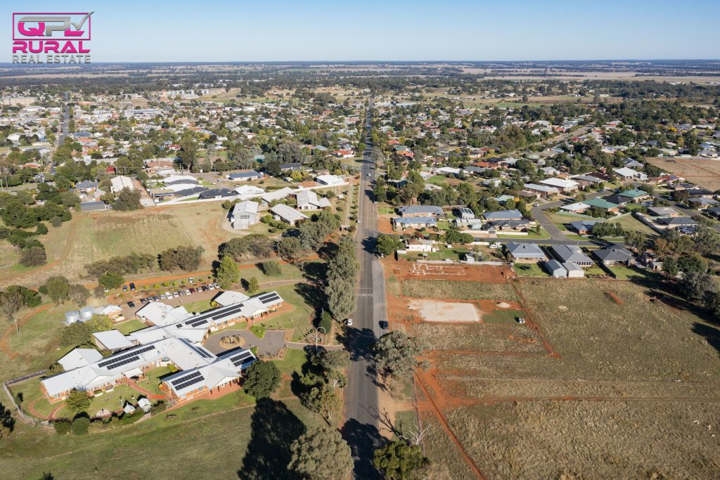 191 Kitchener Road, Temora NSW 2666 - photo 9