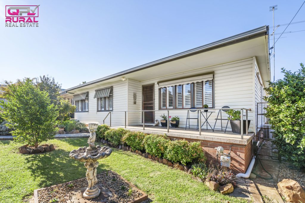 178 Loftus Street, Temora NSW 2666 - photo 2