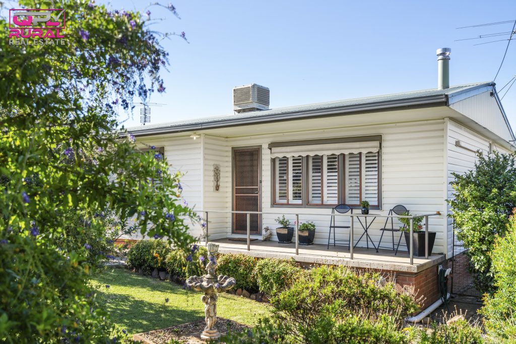 178 Loftus Street, Temora NSW 2666 - photo 4