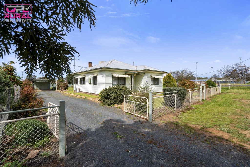 43 Robertson Street, Barmedman NSW 2668 - photo 2