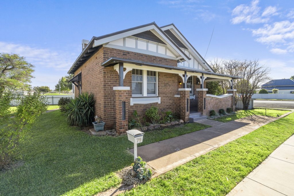 79 Parkes Street, Temora NSW 2666 - photo 2