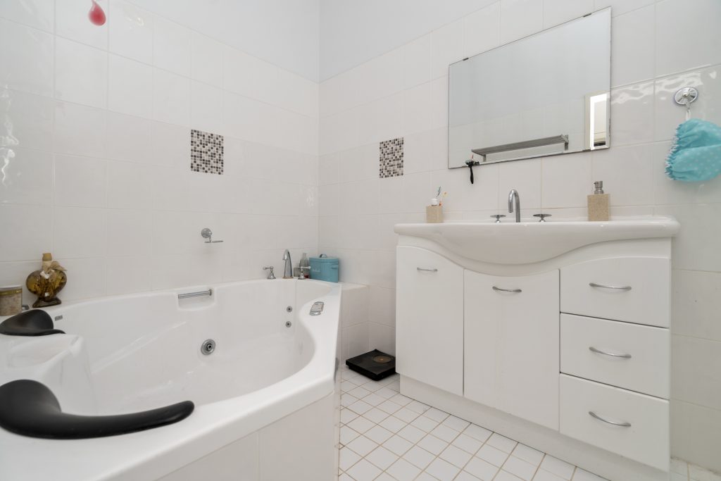 22 Jellinbah Street, Narrandera NSW 2700 - photo 13