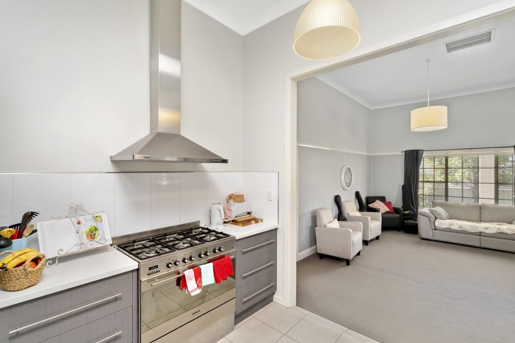 22 Jellinbah Street, Narrandera NSW 2700 - photo 5