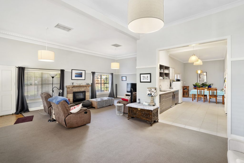 22 Jellinbah Street, Narrandera NSW 2700 - photo 6