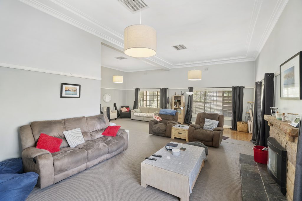 22 Jellinbah Street, Narrandera NSW 2700 - photo 7