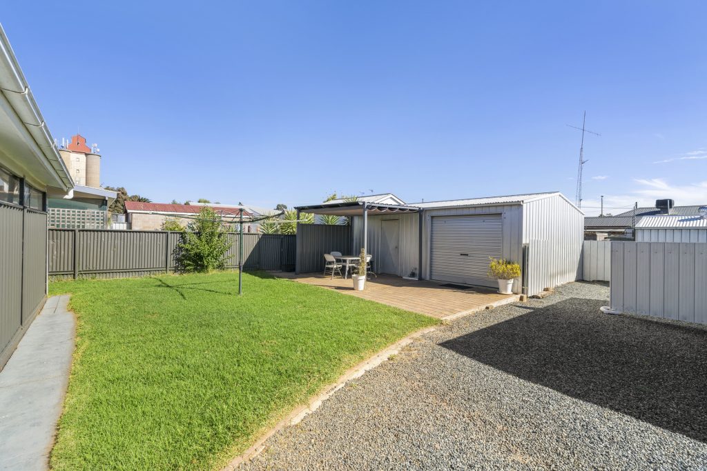 67 Polaris Street, Temora NSW 2666 - photo 12