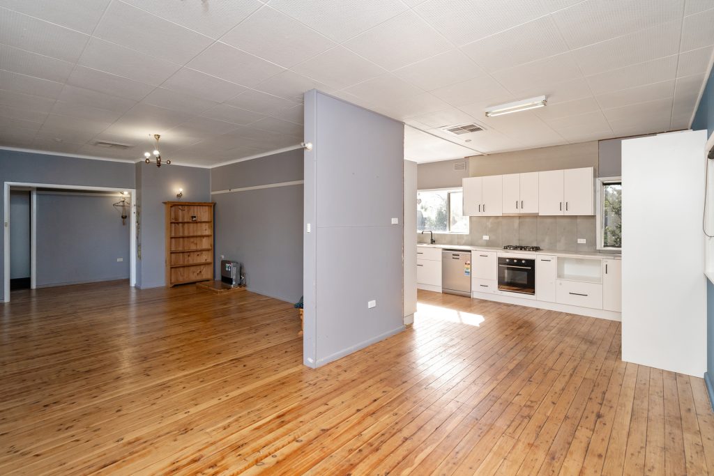 87 Twynam Street, Narrandera NSW 2700 - photo 4