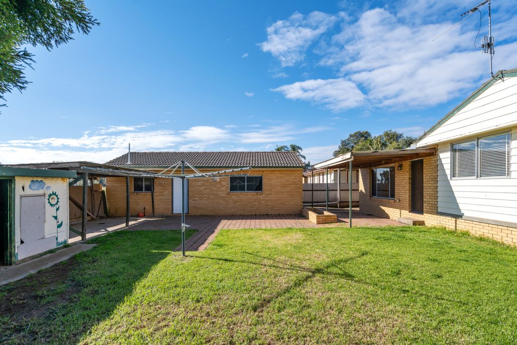 15 Gossamer Street, Leeton NSW 2705 - photo 11
