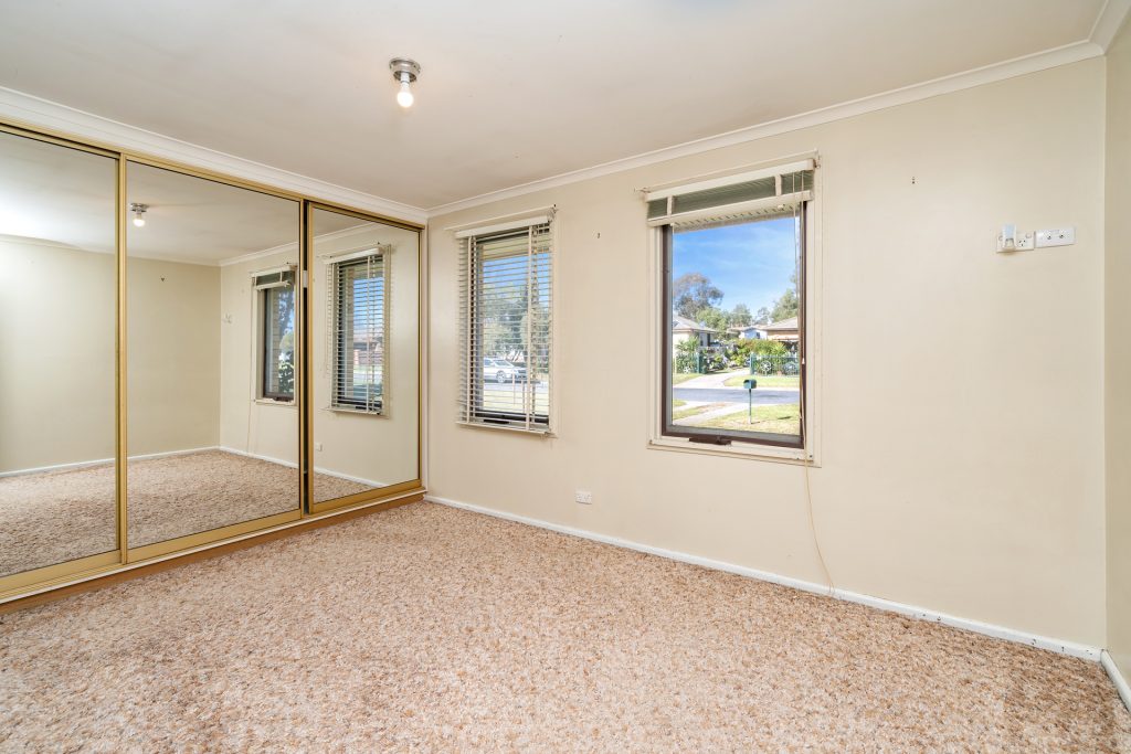 15 Gossamer Street, Leeton NSW 2705 - photo 5
