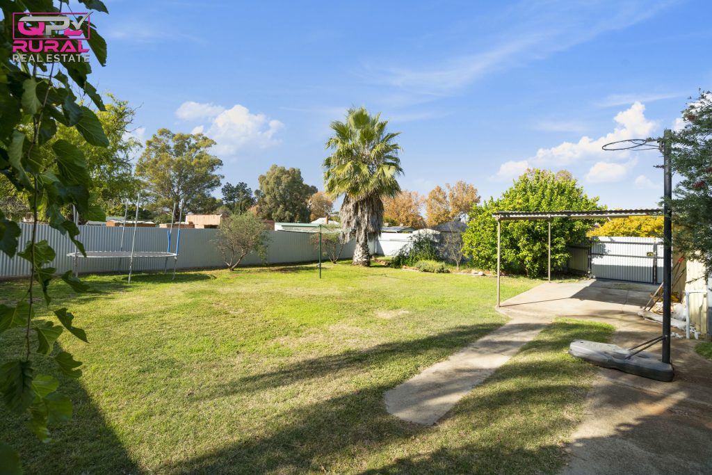 14 Chantilly Street, Narrandera NSW 2700 - photo 15