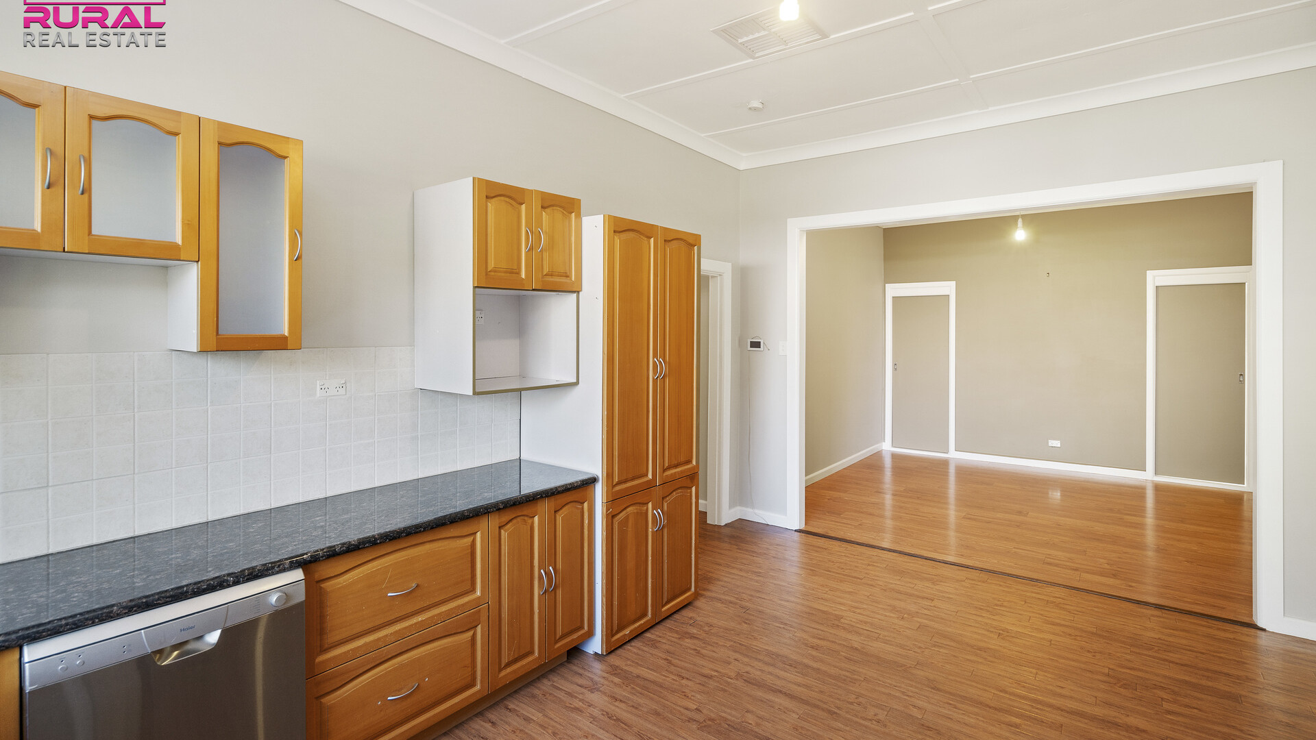 9 Jonsen Street, Narrandera NSW 2700 - photo 2