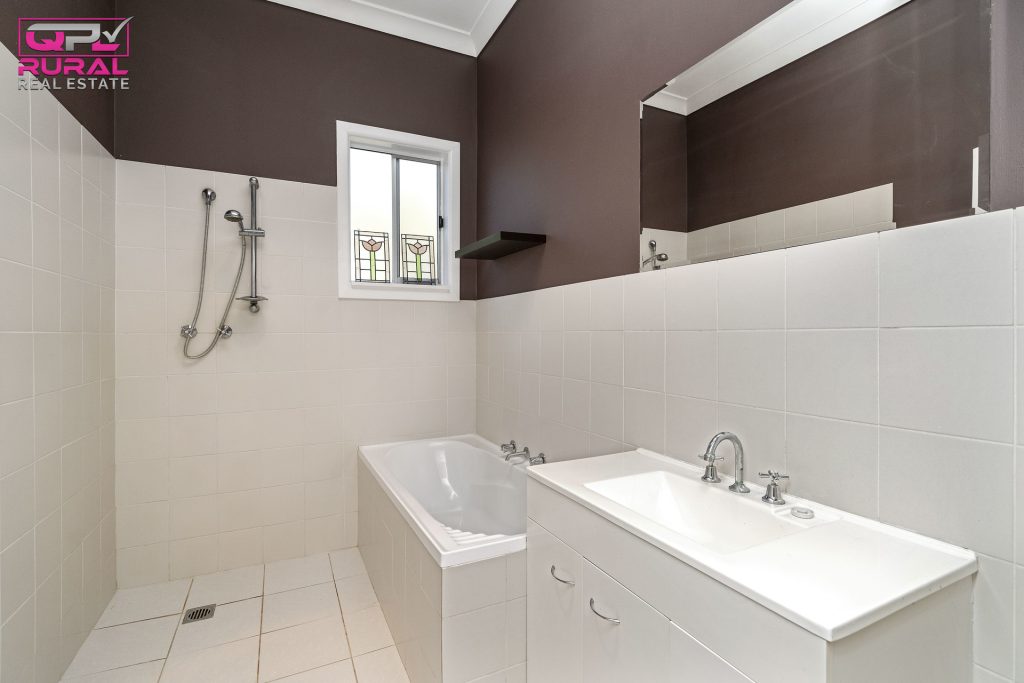 9 Jonsen Street, Narrandera NSW 2700 - photo 11