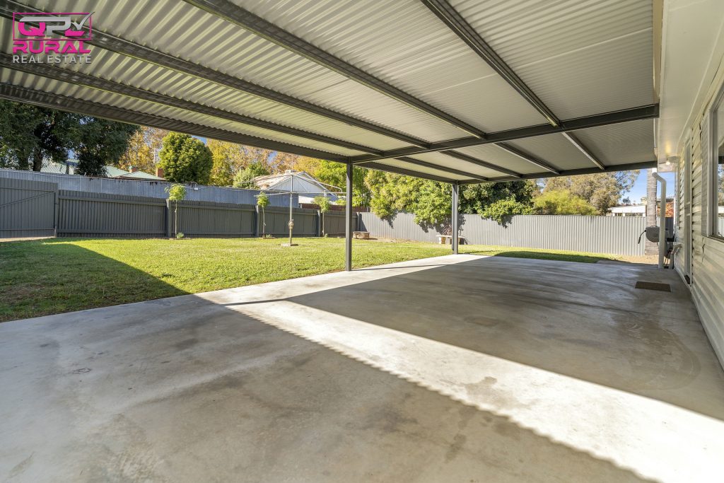 9 Jonsen Street, Narrandera NSW 2700 - photo 12