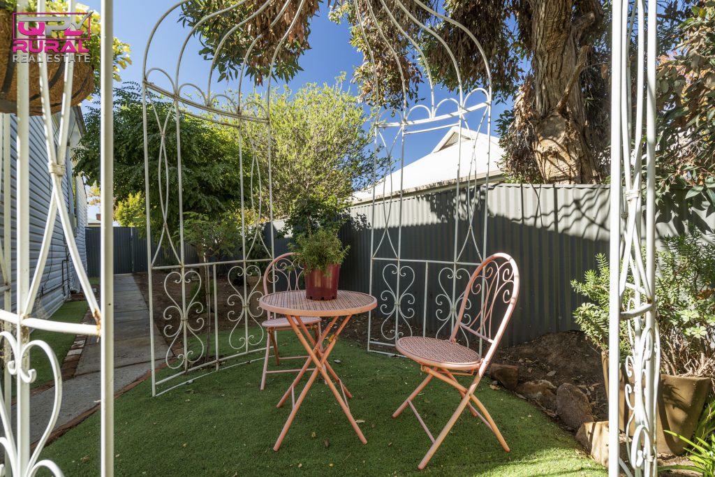 9 Jonsen Street, Narrandera NSW 2700 - photo 15
