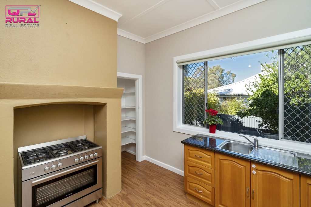 9 Jonsen Street, Narrandera NSW 2700 - photo 6