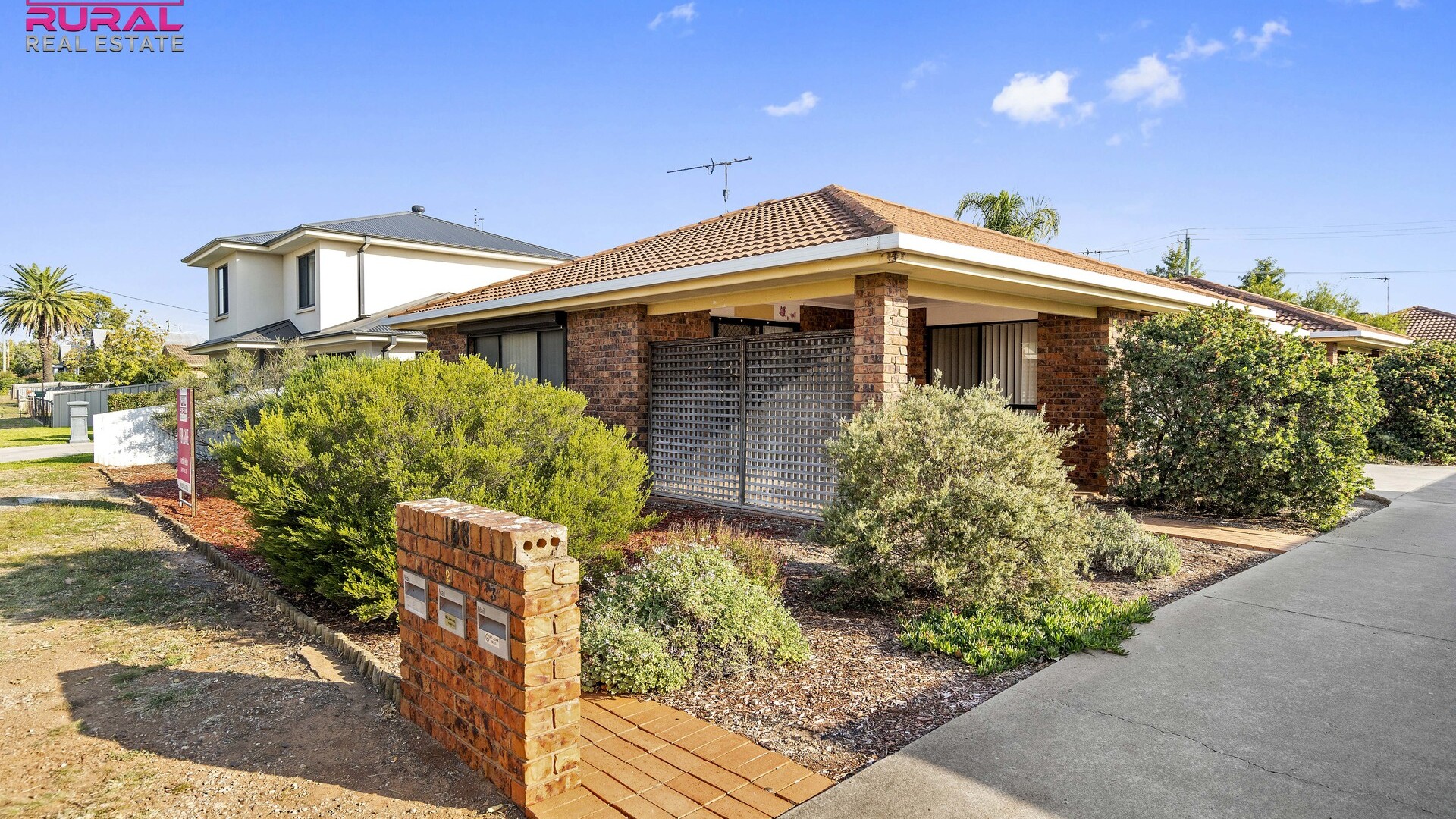 1/188 Deboos Street, Temora NSW 2666 - photo 2