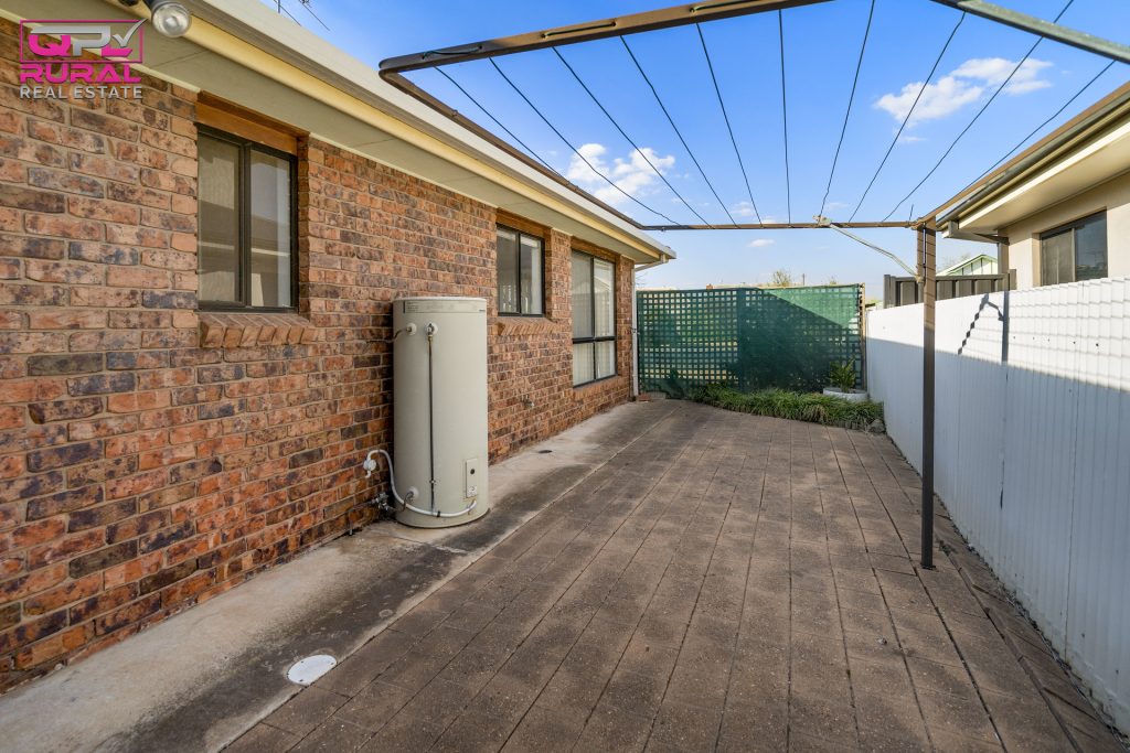 1/188 Deboos Street, Temora NSW 2666 - photo 14