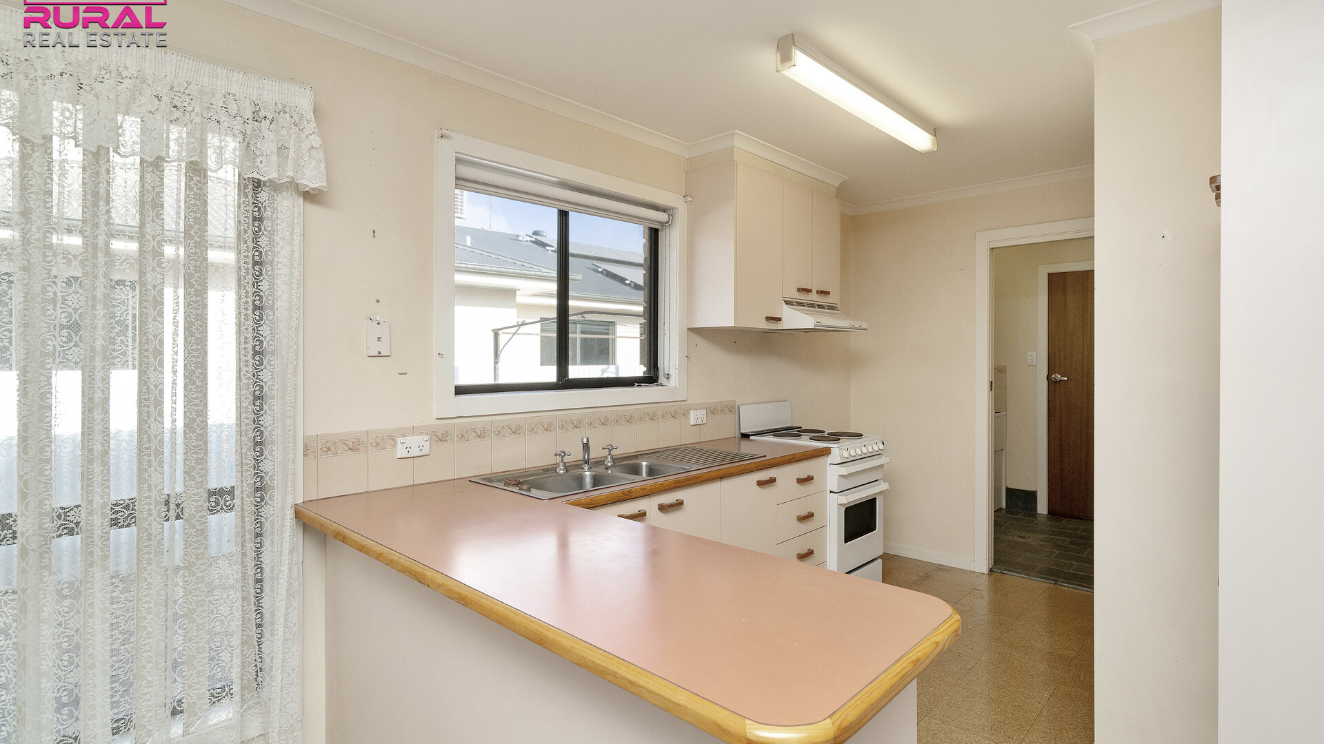 1/188 Deboos Street, Temora NSW 2666 - photo 5