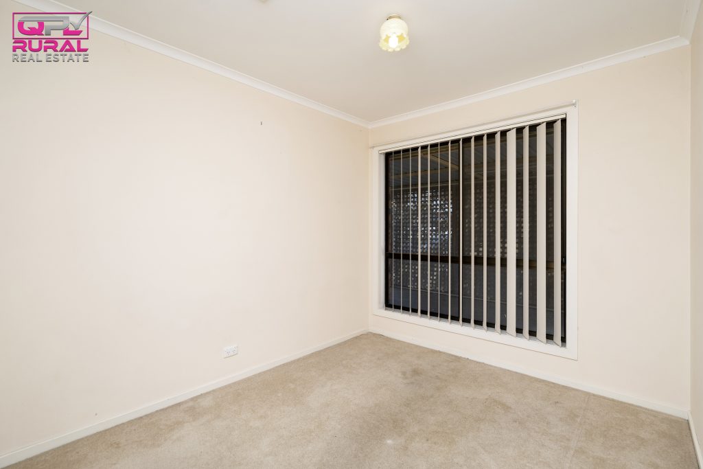 1/188 Deboos Street, Temora NSW 2666 - photo 9