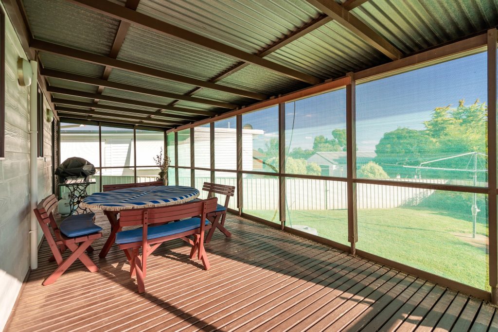 70 Holbrook Street, Temora NSW 2666 - photo 12