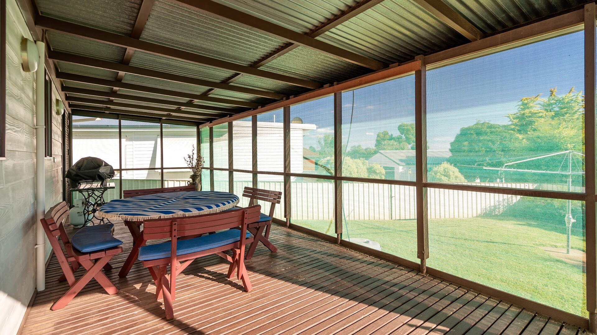 70 Holbrook Street, Temora NSW 2666 - photo 12