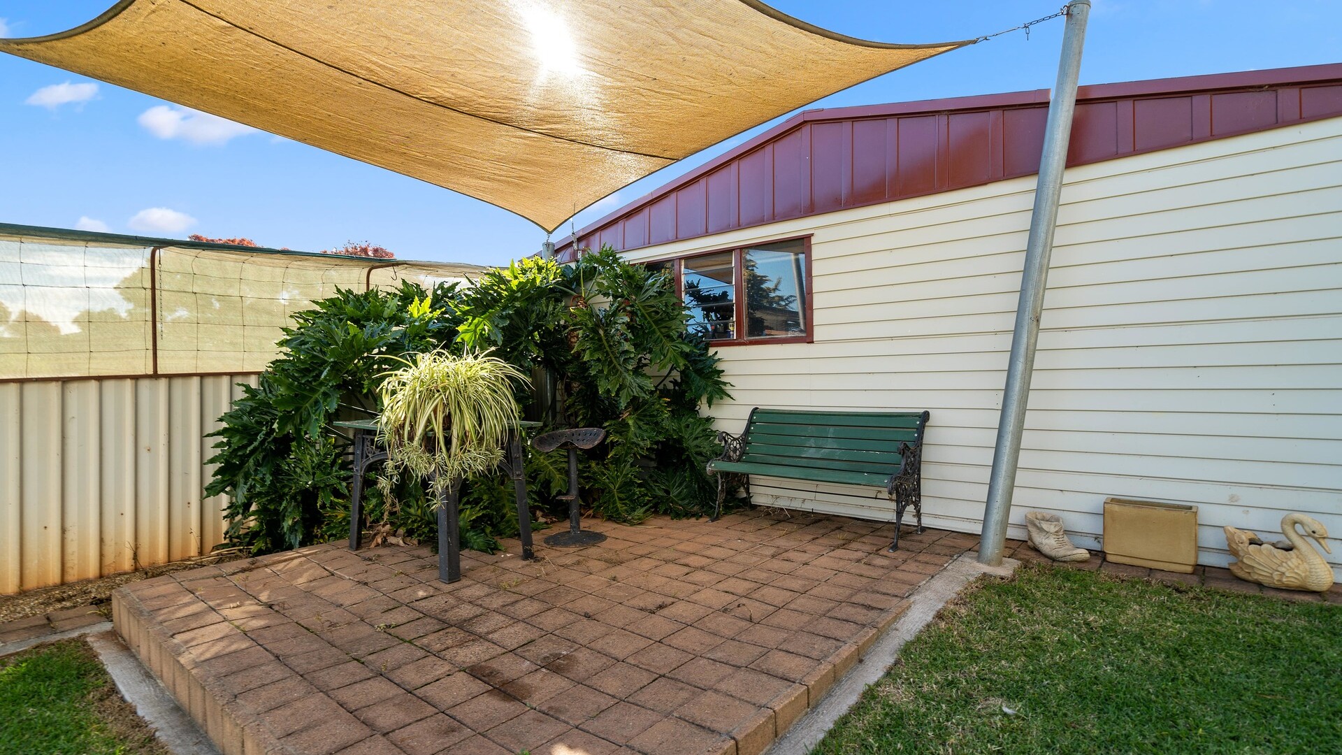 70 Holbrook Street, Temora NSW 2666 - photo 13