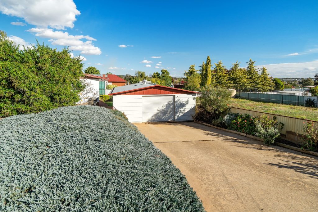 70 Holbrook Street, Temora NSW 2666 - photo 14