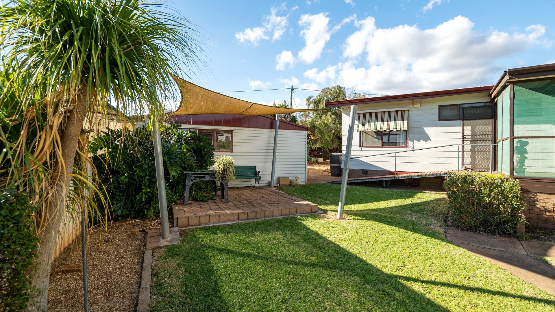 70 Holbrook Street, Temora NSW 2666 - photo 15