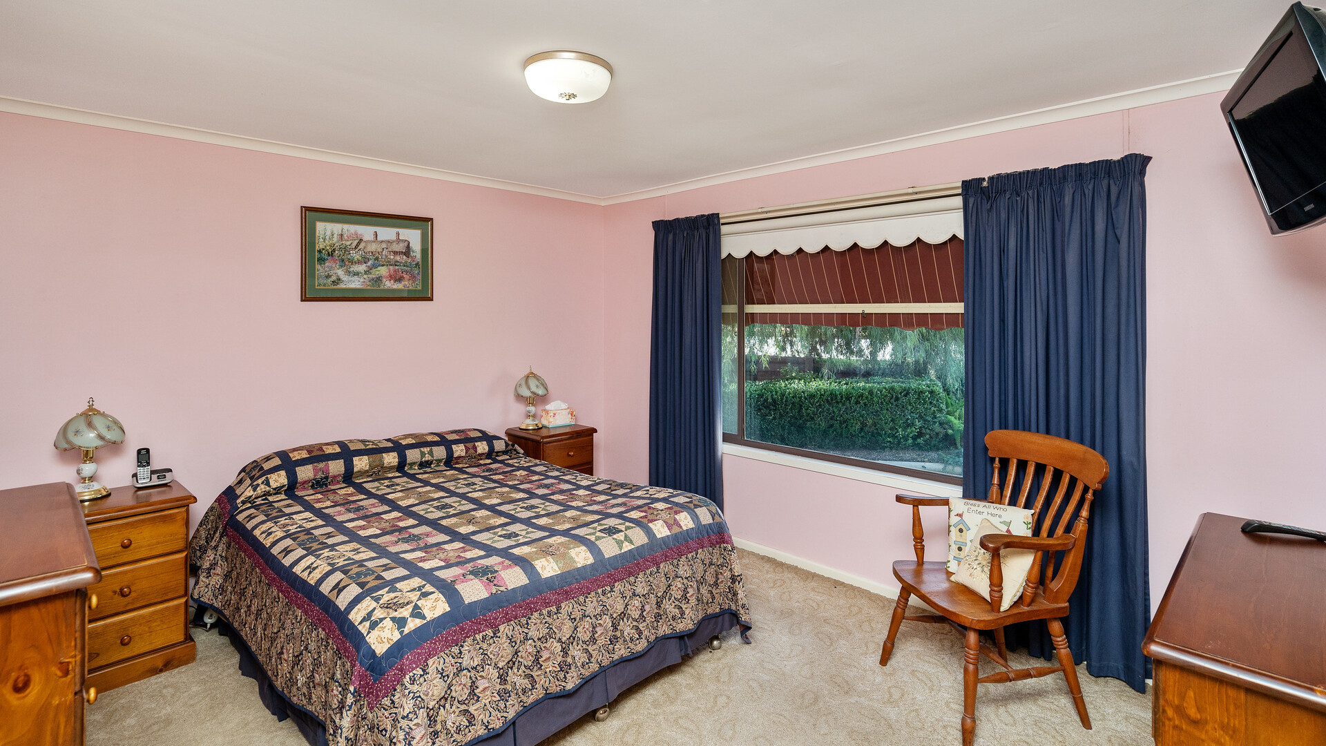 70 Holbrook Street, Temora NSW 2666 - photo 5