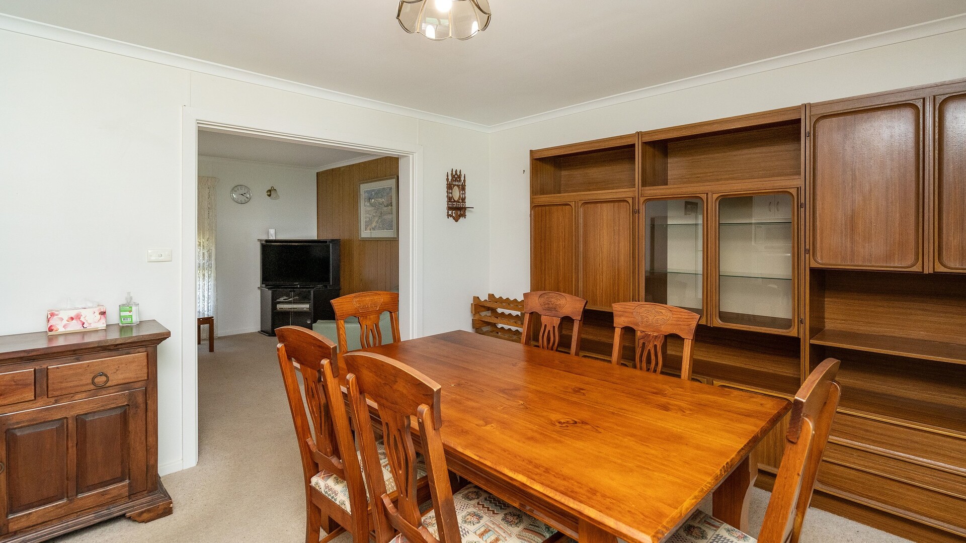70 Holbrook Street, Temora NSW 2666 - photo 9