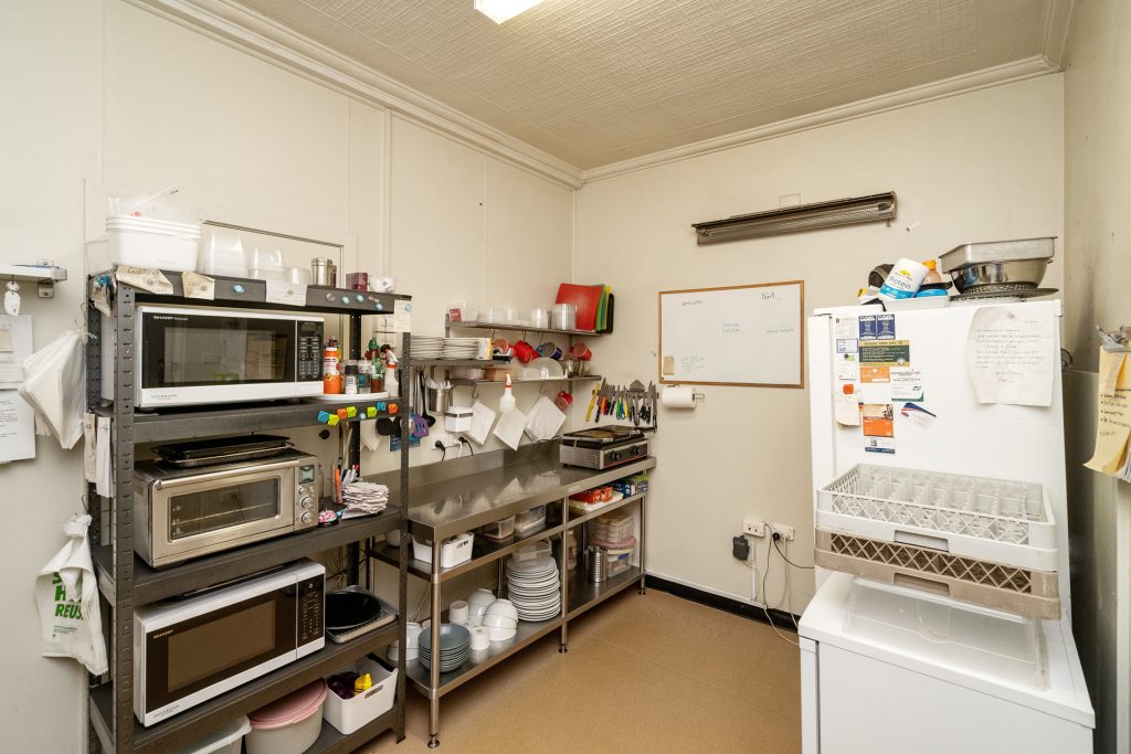 218 Hoskins Street, Temora NSW 2666 - photo 8