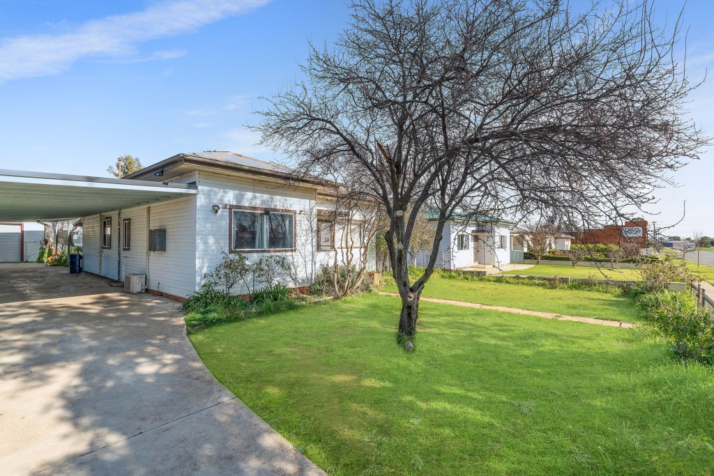 10 Railway Avenue, Leeton NSW 2705 - McGrath Riverina