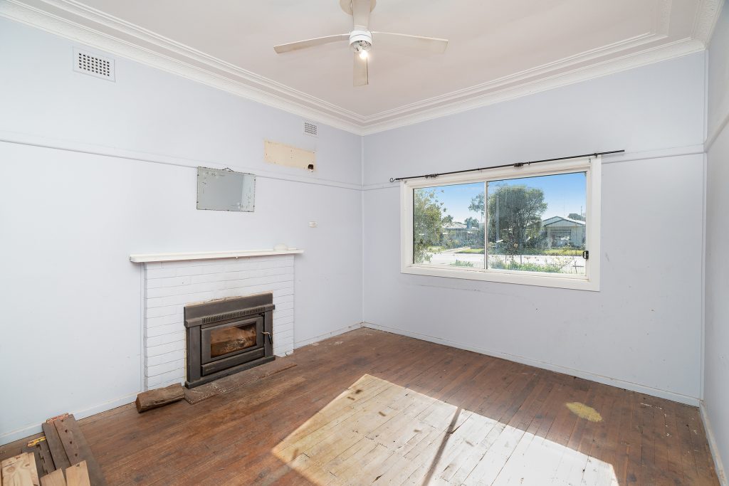 10 Railway Avenue, Leeton NSW 2705 - photo 3
