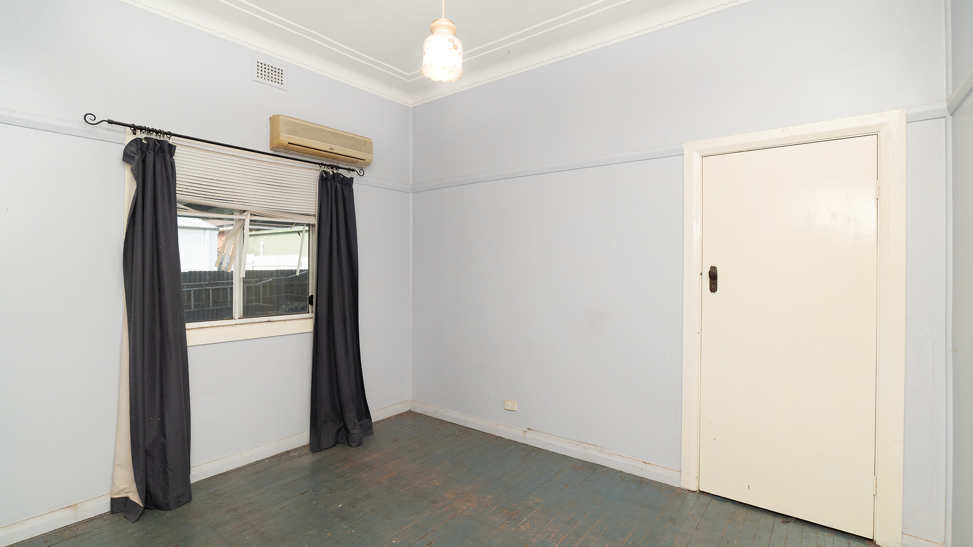 10 Railway Avenue, Leeton NSW 2705 - photo 6