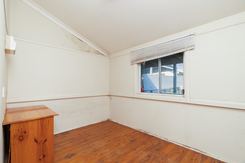 10 Railway Avenue, Leeton NSW 2705 - photo 7