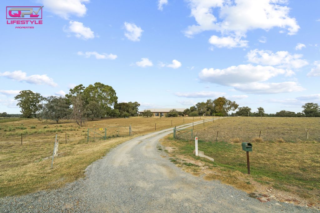 52 Paynters Siding Road, Narrandera NSW 2700 - photo 2