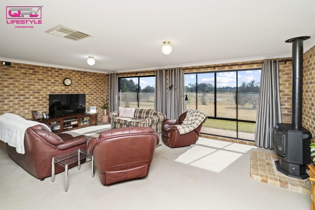 52 Paynters Siding Road, Narrandera NSW 2700 - photo 5