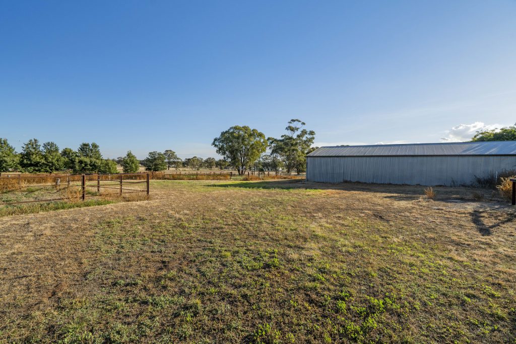28 McGregor Street, Temora NSW 2666 - photo 11