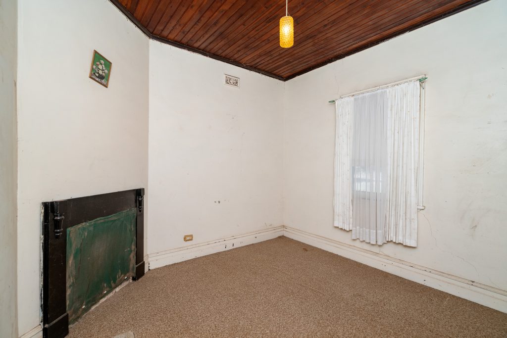 28 McGregor Street, Temora NSW 2666 - photo 3