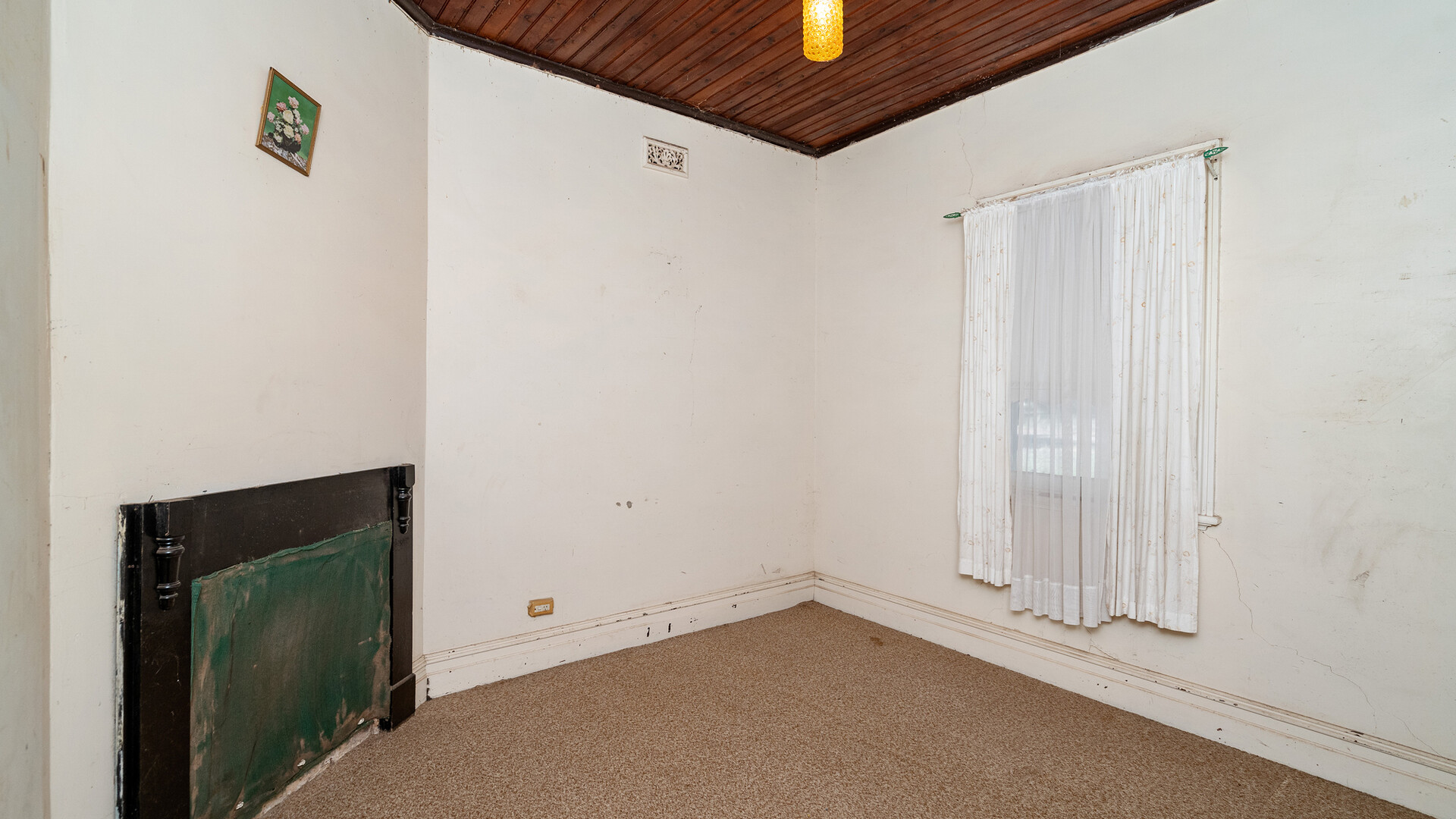 28 McGregor Street, Temora NSW 2666 - photo 3