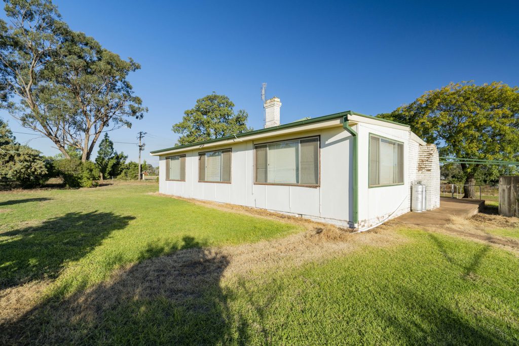 28 McGregor Street, Temora NSW 2666 - photo 9